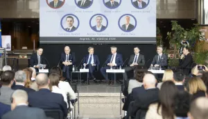 Zagreb, 30.01.2026 - U organizaciji Ministarstva vanjskih i europskih poslova i Ministarstva financija Republike Hrvatske održala se konferencija "Hrvatska i OECD: Ekonomski pregled 2026.". Na fotografiji Zdenko Lucić, Ante &Scaron;u&scaron;njar, Boris Vujčić, Gordan Kolak, Tomislav Rado&scaron;, Mislav Balković, Boris Feis. foto HINA/ Daniel KASAP/ dk