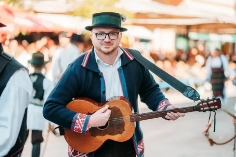 VINKOVCI - Vinkovčanin, 36-godi&scaron;nji Ivan Gale, odlučio je ostati gradu u kojemu se &scaron;kolovao i odrastao i u njemu graditi svoju poslovnu pričuDouble Wii Design d.o.o.suvenirnica Vinkovci Originalprosinac 2025.