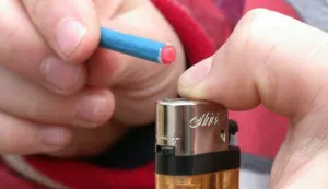 dir/H/FOTOGRAFIJE/271126. 11. 2002, OSIJEK, PETARDE...snimio GOJKO MITIC------CRNA4 ST COLOR