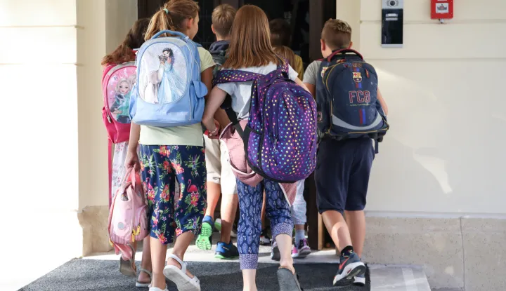 Zagreb, 05.09.2022. - Nakon ljetnih praznika danas za osnovno&scaron;kolce i srednje&scaron;kolce počela nastava. foto HINA/ Admir BULJUBA&Scaron;IĆ/ abu