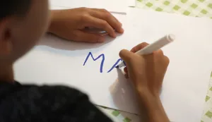 Osijek, 01. 09. 2025., &Scaron;kolarnica, prva&scaron;ići, prva&scaron;ić, osnovna &scaron;kola, &scaron;kola, pisanje slova; učenje; učenje pisanja; slova; ilustracijaSNIMIO BRUNO JOBST