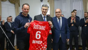 02.02.2026., Zagreb - Prijem rukometasa u Banskim dvorima. Photo: Neva Zganec/PIXSELL Dagur Sigurdsson, predsjednik Vlade RH Andrej Plenkovic i Tomislav Grahovac Photo: Neva Zganec/PIXSELL