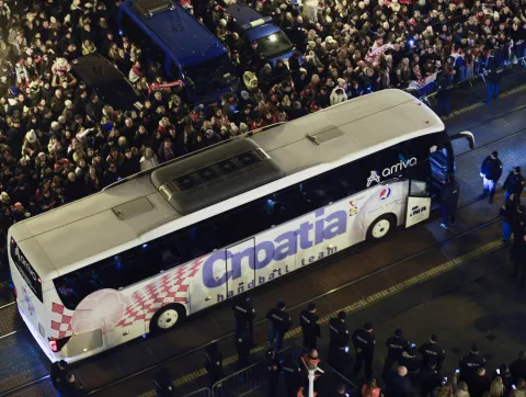 Zagreb, 02.02.2026. - Doček hrvatske rukometne reprezentacije na Trgu bana Jelačića u organizaciji Vlade RH nakon osvajanja brončane medalje na Europskom rukometnom prvenstvu. foto HINA/ Lana SLIVAR DOMINIĆ/ lsd
