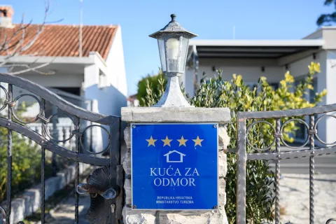 SUKO&Scaron;AN - 06.02.2025 - ILUSTRACIJA - Kuća za odmor