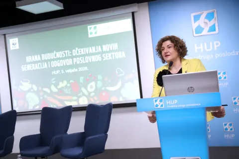 Zagreb, 03.02.2026 - Hrvatska udruga poslodavaca i neprofitna nevladina organizacija za za&scaron;titu prirode WWF Adria, organizirali su okrugli stol i radionicu "Hrana budućnosti: očekivanja novih generacija i odgovor poslovnog sektora". Na fotografiji izvr&scaron;na direktorica WWF-a Adria Nata&scaron;a Kalauz.foto HINA/ Denis CERIĆ /dc