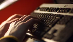 Zagreb, 11.04.2012 - Arhivska fotografija, ilustracija od 31.01.2012. godine. Zagrebački svećenik Mladen Koina, 61-godinji upnik upe Presvetog Srca Isusova, priznao je da je s interneta "skidao" dječju pornografiju i nagodio se s tuiteljstvom na jednogodinju zatvorsku kaznu. foto FaH/ Damir SENČAR/ ds