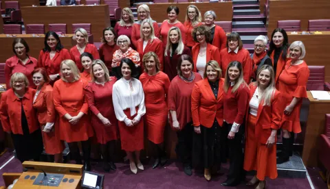 Zagreb, 06.02.2026 - Nastavak 9. sjednice Hrvatskog sabora koja je započela raspravom o Izvje&scaron;ću o uredbi koju je Vlada Republike Hrvatske donijela na temelju zakonske ovlasti. Saborske zastupnice su svečano obilježavanje Dana crvenih haljina u povodu Nacionalnog dana borbe protiv moždanog udara u žena.foto HINA/ Admir BULJUBA&Scaron;IĆ/ abu