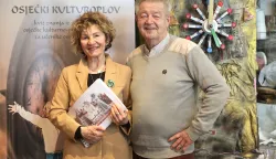 Osijek, 04. 02. 2026., Mercator, Snaga kulture, Davor Horvat - predsjednik Udruge Snaga Kulture, Anica Perković - tajnica udruge; nadgrobna ploča SNIMIO BRUNO JOBST