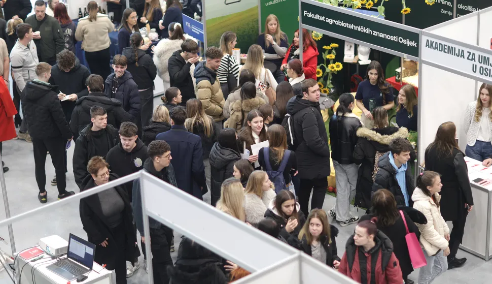 Osijek, 30. 01. 2026., GC, 29. smotra Sveučili&scaron;ta J. J. Strossmayera u Osijeku, 29. smotra, sajam mogućnosti, otvorenje, fakulteti, srednjo&scaron;kolci, studenti, upis na fakultet, SNIMIO BRUNO JOBST