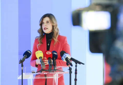Zagreb, 09.02.2026. - Europarlamentarka Biljana Borzan održala je konferenciju za medije na temu sezonskih sniženja. foto HINA/ Lana SLIVAR DOMINIĆ/ lsd