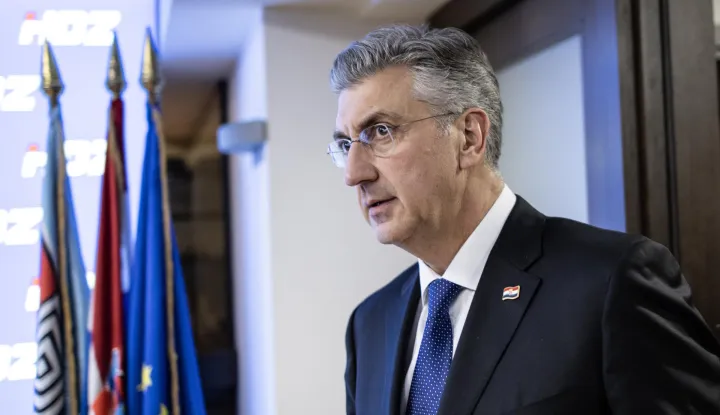 Zagreb, 2.2..2026 - Zajednička sjednica Predsjedni&scaron;tva i Nacionalnog odbora HDZ-a. Na slici Andrej Plenković daje izjavu za medije nakon sjednice.Foto Hina/ Dario GRZELJ/ dag