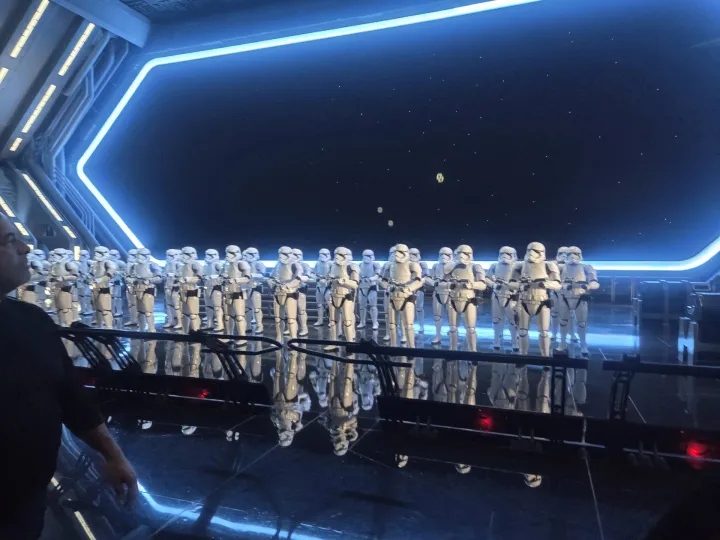 Posjet zvijezdama u Hollywoodu: Iz svijeta ma&scaron;te u svijet snova, iz animiranoga u igrani film