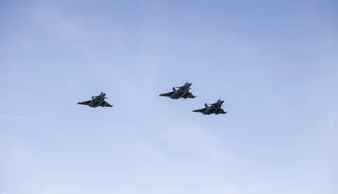 Zagreb, 30.5.2025 - Na Dan državnosti RH na Rekreacijsko sportskom centru Jarun organiziran je prigodni program, tradicionalna izložba naoružanja, borbene i neborbene tehnike i opreme postrojbi Hrvatske vojske i sastavnica sustava domovinske sigurnosti, atraktivne vježbe prikaza sposobnosti Hrvatske vojske i prelet vi&scaron;enamjenskih borbenih aviona Rafale. Foto Hina/ Dario GRZELJ/ dag