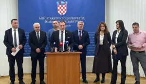 Potpredsjednik Vlade Republike Hrvatske i ministar poljoprivrede, &scaron;umarstva i ribarstva David Vlajčić danas je održao konferenciju za medije o &scaron;est novih pravilnika, od kojih je njih pet pro&scaron;lo postupak javnog savjetovanja te će biti objavljeni u Narodnim novinama, a izmjene jednog pravilnika idu u javno savjetovanje.