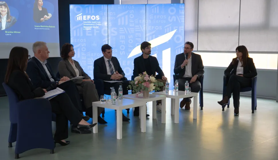 Osijek, 11. 2. 2026., Business Forum EFOSIvana Bestvina Bukvić; Darko Tipurić; Slađana Ćosić; Josip Ergović: Ivan Jelu&scaron;ić; Zoran Uranjek; Branka Hitner; business forum; EFOS; posjetitelji; studenti; sudionici; panel