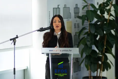 Osijek, 11. 2. 2026., Business Forum EFOSTatjana Turalija; business forum; EFOS; posjetitelji; studenti; sudionici; panel
