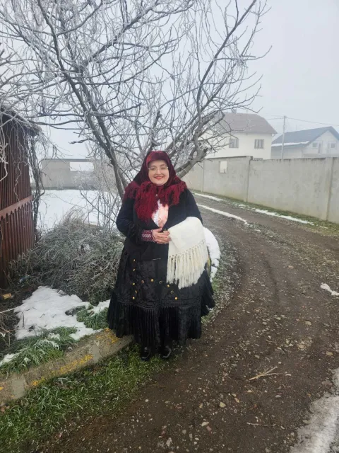 Supružnici Mandura svake nedjelje idu na misu u - narodnoj no&scaron;nji