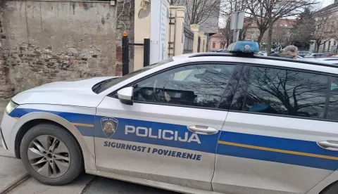 Osijek, 12.02.2026. - Uhićeni gradonačelnik Nove Gradi&scaron;ke Vinko Grgić u četvrtak je, oko 16,30 sati doveden u osječke prostorije Uskoka, gdje bi trebao biti ispitan. Na fotografiji dovođenje osumnjičenika u osječke prostorije Uskoka. foto HINA/ Igor VUČKOVIĆ/ ml