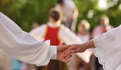 28.08.2020., Sibenik - Vinkovacke jeseni, manifestacija kulture, tradicije i bogatstva hrvatskog folklora i obicaja, ove godine ce dozivjeti svoje jubilarno,  55. izdanje. Zbog situacije s virusom Covid - 19, programski sadrzaj Vinkovackih jeseni ove je godine nesto drugaciji te ce svi KUD-ovi koji su trebali nastupati u Vinkovcima biti predstavljeni video razglednicom iz svojih gradova, kao dio prilagodjenog programa svecanog mimohoda 55. Vinkovackih jeseni. Obicaje i kulturu podneblja Sibensko-kninske zupanije predstavilo je Kulturno umjetnicko dructvo "Koledisce" iz Jezera. Photo: Hrvoje Jelavic/PIXSELL