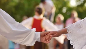 28.08.2020., Sibenik - Vinkovacke jeseni, manifestacija kulture, tradicije i bogatstva hrvatskog folklora i obicaja, ove godine ce dozivjeti svoje jubilarno,  55. izdanje. Zbog situacije s virusom Covid - 19, programski sadrzaj Vinkovackih jeseni ove je godine nesto drugaciji te ce svi KUD-ovi koji su trebali nastupati u Vinkovcima biti predstavljeni video razglednicom iz svojih gradova, kao dio prilagodjenog programa svecanog mimohoda 55. Vinkovackih jeseni. Obicaje i kulturu podneblja Sibensko-kninske zupanije predstavilo je Kulturno umjetnicko dructvo "Koledisce" iz Jezera. Photo: Hrvoje Jelavic/PIXSELL