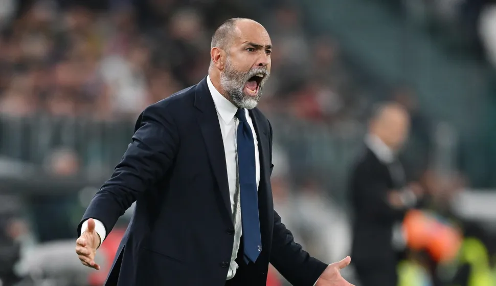 epa12433689 Juventus coach Igor Tudor gestures during the Italian Serie A soccer match Juventus FC vs AC Milan at the Allianz Stadium in Turin, Italy, 05 October 2025. EPA/ALESSANDRO DI MARCO