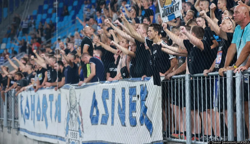 09.08.2025., stadion Opus Arena, Osijek - SuperSport HNL, 02. kolo, NK Osijek - HNK Rijeka. navijaci Osijeka, Kohorta Photo: Davor Javorovic/PIXSELL