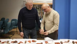 Osijek, 14. 02. 2026., Zeleno polje 5, Donjogradska kobasijada, kobasijada, ocjenjivanje kobasica, kobasica, kulenova seka, Nikola Bari&scaron;ić; Goran Ku&scaron;ec - predsjednik ocjenjivačkog suda SNIMIO BRUNO JOBST