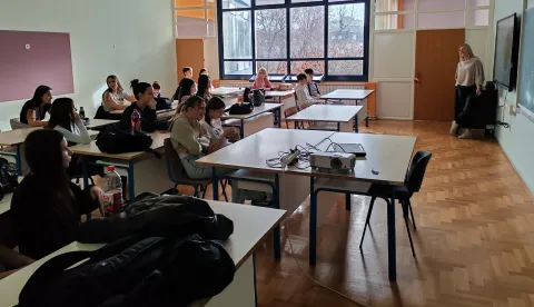 VUKOVARU sklopu preventivnog projekta "Ti si jedinstven &ndash; Ti si dostatan" u Srednjoj strukovnoj &scaron;koli "Marko Babić" provedena je projektna aktivnost usmjerena na jačanje osobnih i socijalnih kompetencija te razvoj emocionalne otpornosti učenika, uz aktivno uključivanje roditelja i nastavnika. Go&scaron;ća &scaron;kole bila je Maja Prović, certificirana trenerica u području osobnog razvojaveljača 2026.