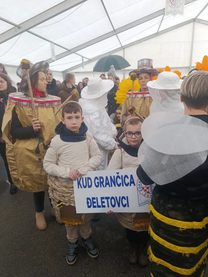 Skupina iz Đeletovacafoto: Marija Le&scaron;ić Omerović