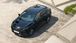 Nissan predstavio Ariyu, vozi na solarnu energiju