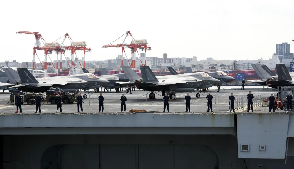 epa12328822 The UK aircraft carrier HMS Prince of Wales (R09) arrives at Tokyo International Cruise Terminal, in Tokyo, Japan, 28 August 2025. HMS Prince of Wales (R09) is the flagship of the UK Carrier Strike Group. Japan's Defense Minister Gen Nakatani and the UK Secretary of State for Defense John Healey are set to attend the welcome ceremony. EPA/RODRIGO MARIN