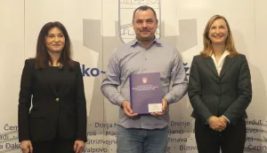 Osijek, 12. 02. 2026., Trg A. Strčevića 2, interregionalni program, uručenje Ugovora, Nata&scaron;a Trami&scaron;ak; Općina Čepin; Nata&scaron;a Miku&scaron; Žigman, Ministarstvo regionalnog razvoja i fondova Europske unijeSNIMIO BRUNO JOBST