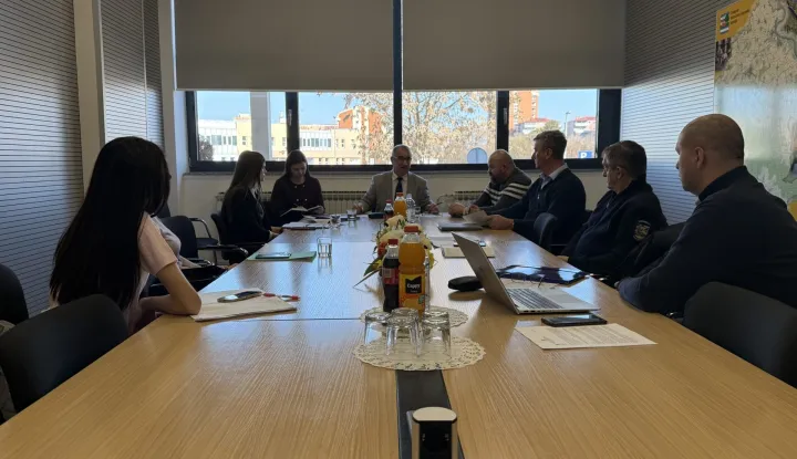 VINKOVCINa 2. sjednici Koordinacijske skupine za provedbu Zakona o za&scaron;titi životinja raspravljalo se o usvajanju prijedloga Programa kontrole populacije napu&scaron;tenih pasa na području VSŽ-a od 2026. do 2030. godine jer u najistočnijoj županiji postoji značajan broj napu&scaron;tenih pasa u ruralnim i urbanim područjima. Ovaj strate&scaron;ki dokumentVELJAČA 2026.