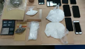 Zaplijenjena droga i ostale stvari od dilera