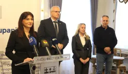 Osijek, 18. 02. 2026, Trg Ante Starečvića 2. Županija, potpisivanjej - ugorvor za rekonstrukciju i dogradnju O&Scaron; &Scaron;ečerana, Beli Manastir. Županca Nata&scaron;a Trami&scaron;ak m gradonačelnik Belog Manastira Igor Pavelić, ravnateljica O&Scaron; &Scaron;ečerana Đurđica Petrović i predstavnik izvođača radova TEHNO - ELEKTRO Petar Prodavnović.snimio GOJKO MITIĆ