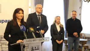 Osijek, 18. 02. 2026, Trg Ante Starečvića 2. Županija, potpisivanjej - ugorvor za rekonstrukciju i dogradnju O&Scaron; &Scaron;ečerana, Beli Manastir. Županca Nata&scaron;a Trami&scaron;ak m gradonačelnik Belog Manastira Igor Pavelić, ravnateljica O&Scaron; &Scaron;ečerana Đurđica Petrović i predstavnik izvođača radova TEHNO - ELEKTRO Petar Prodavnović.snimio GOJKO MITIĆ