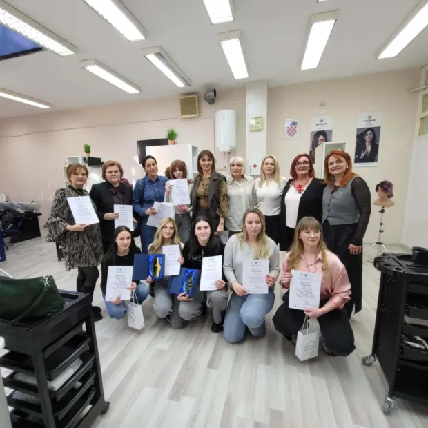 Natjecateljice, mentorice i stručno povjerenstvo 