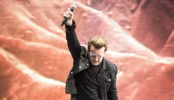 U2 in concert - Twickenham Stadium Bono from U2 performs Joshua Tree live on stage at Twickenham Stadium, Twickenham, London. Photo date: Saturday 8th July 2017. Picture credit should read: &copy; DavidJensen/Empics Entertainment David Jensen Photo: Press Association/PIXSELL------MOZAIK, 3 stupca