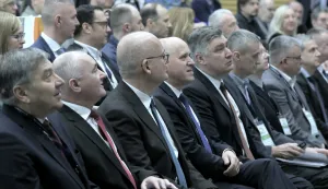 Zagreb.19.2.2026.- Predsjednik Republike Hrvatske Zoran Milanović i potpredsjednik Vlade i ministar prostornoga uređenja, graditeljstva i državne imovine Branko Bačić, sudjelovali su na svečanom otvorenju 10. stručnog skupa "nZEB 2026 &ndash; Energetska učinkovitost i održivost". Foto HINA/Tomislav Pavlek/ tp