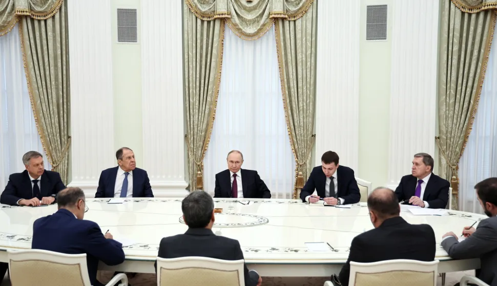 epa12192611 Russian President Vladimir Putin (C, back) attends a meeting with Iranian Foreign Minister Abbas Araghchi (C, front) at the Kremlin in Moscow, Russia, 23 June 2025. EPA/ALEXANDER KAZAKOV/SPUTNIK/KREMLIN POOL