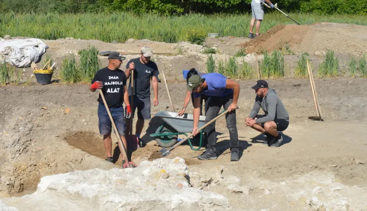 Popovac - arheolo&scaron;ka zagonetka: Pločica svjedok kulta podunavskog konjanika