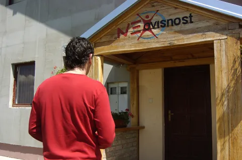 U Paučju kraj komune, u Terapijskoj zajednici Vrbica 31 ovisnik