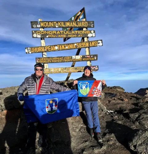 Planinarsko dru&scaron;tvo "Krndija" Na&scaron;ice, Elvis Markovčić, Tihomir Kolembus, Uhuru Peak, Kilimanjaro