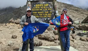 Planinarsko dru&scaron;tvo "Krndija" Na&scaron;ice, Elvis Markovčić, Tihomir Kolembus, Uhuru Peak, Kilimanjaro