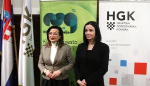 Zagreb, 20.02.2026 - Ministrica za&scaron;tite okoli&scaron;a i zelene tranzicije Marija Vučković sudjelovala je na Javnom savjetovanju o mjerama i ulaganjima u Socijalnom planu za klimatsku politiku Republike Hrvatske za razdoblje 2026.&ndash;2032.. Na fotografiji potpredsjednica HGK Marija &Scaron;ćulac, ministrica Marija Vučković.foto HINA/ Denis CERIĆ /dc