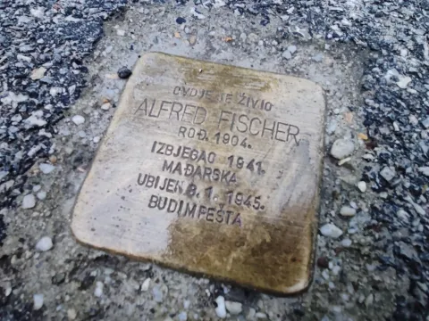 Kamen spoticanja - komemorativno obilježje Vila Fischer