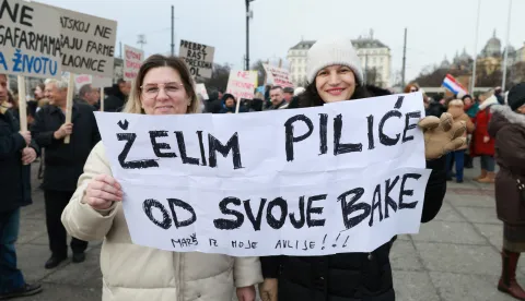 Zagreb, 21.02.2026. - Prosvjed protiv uni&scaron;tenja Sisačko-moslavačke županije, povodom planirane izgradnje industrijskih megakompleksa farmi i klaonica peradi u toj županiji. foto HINA/ Lana SLIVAR DOMINIĆ/ ml