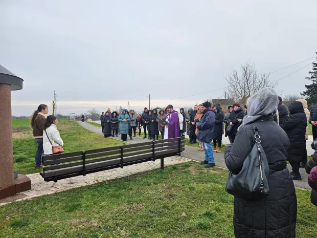 Početak Križnog puta od kapelice na Borincima