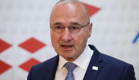 Zagreb, 05.12.2025 - U Hrvatskoj matici iseljenika održan je 30. Forum hrvatske nacionalne manjine na temu "Knjižnice i dru&scaron;tvene mreže hrvatske manjine u europskome susjedstvu", koji je okupio predstavnike hrvatskih manjinskih zajednica iz dvanaest europskih država te stručnjake iz područja kulture, medija, obrazovanja i digitalnih tehnologija. Na slici ministar vanjskih i europskih poslova Gordan Grlić Radman dao je izjavu za medije.foto HINA/ Damir SENČAR/ ds