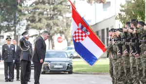 30.10.2024.., Zagreb - U Hrvatskom vojnom ucilistu "dr. Franjo Tudjman" predsjednik Republike i vrhovni zapovjednik Oruzanih snaga Republike Hrvatske Zorn Milanovic sudjelovao je na svecanosti dodjele cinova i prijama u djelatnu vojnu sluzbu 17. i 18. narastaja kadeta, 17. narastaja Temeljne sasniske izobrazbe Zdravstvene sluzbe i 12. narastaja Temeljne casnicke izobrazbe Zdravstvene sluzbe-vojni specijalisti Hrvatskog vojnog ucilista "dr. Franjo Tudjman". Photo: Slavko Midzor/PIXSELL